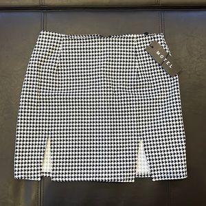 Hounds Tooth Mini-Skirt